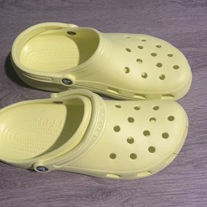 Crocs never worn